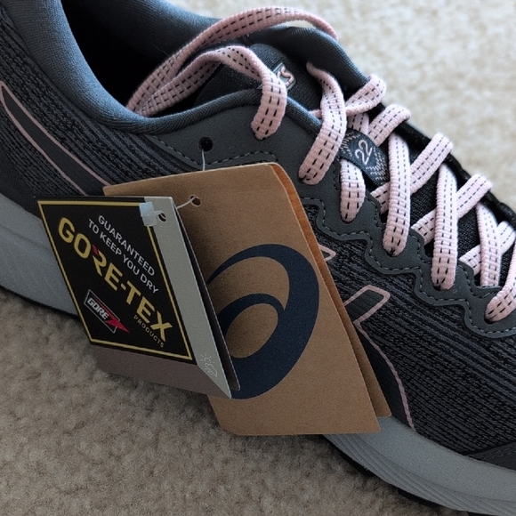 Asics Gray and Pink Sneakers with Waterproof Design - Picture 2 of 4